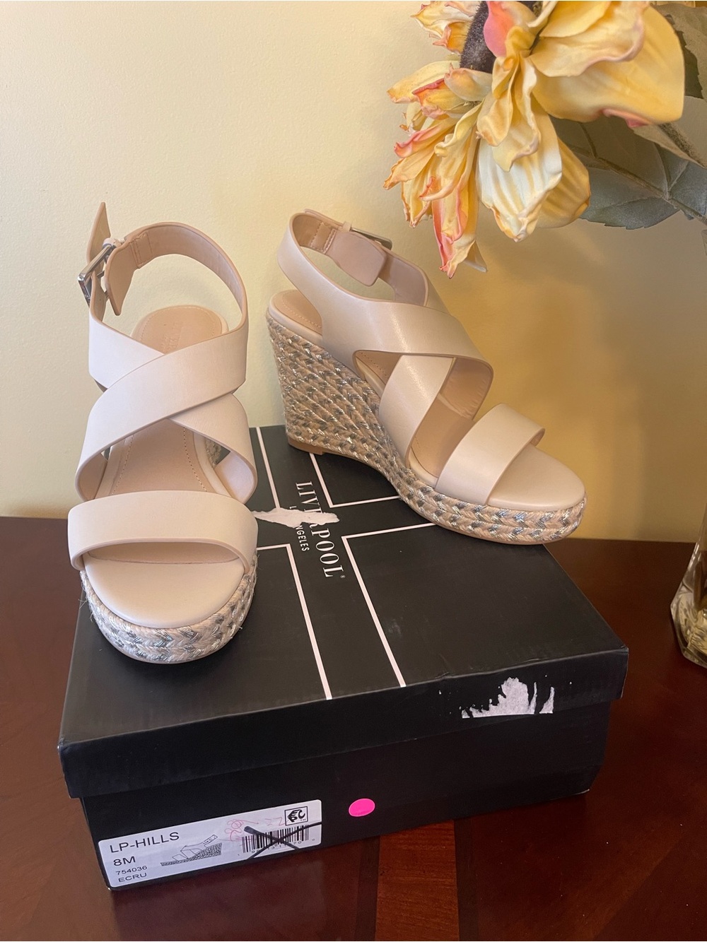 NWT Liverpool Women's Nude/Ecru Cross-Strap Espadrille Wedge Sandals - Picture 2 of 5